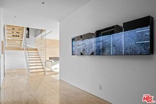 623 Alma Real Dr - Photo 2 of 8