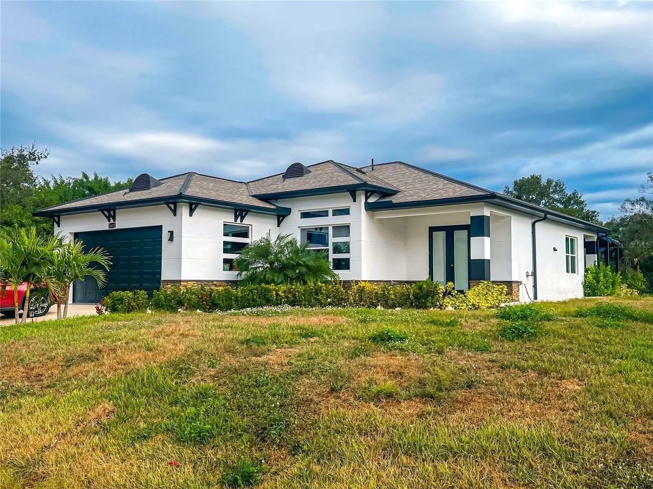 1432 Nabatoff St - Photo 2 of 12