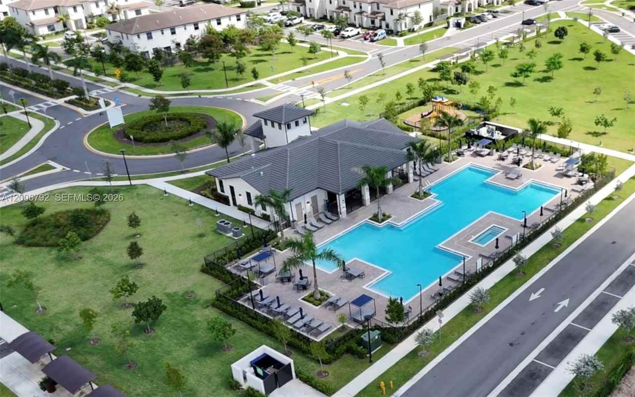 23517 Sw 129th Ave - Photo 2 of 8