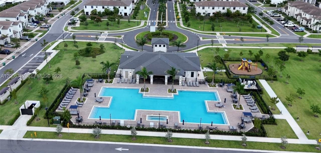 23517 Sw 129th Ave - Photo 3 of 8