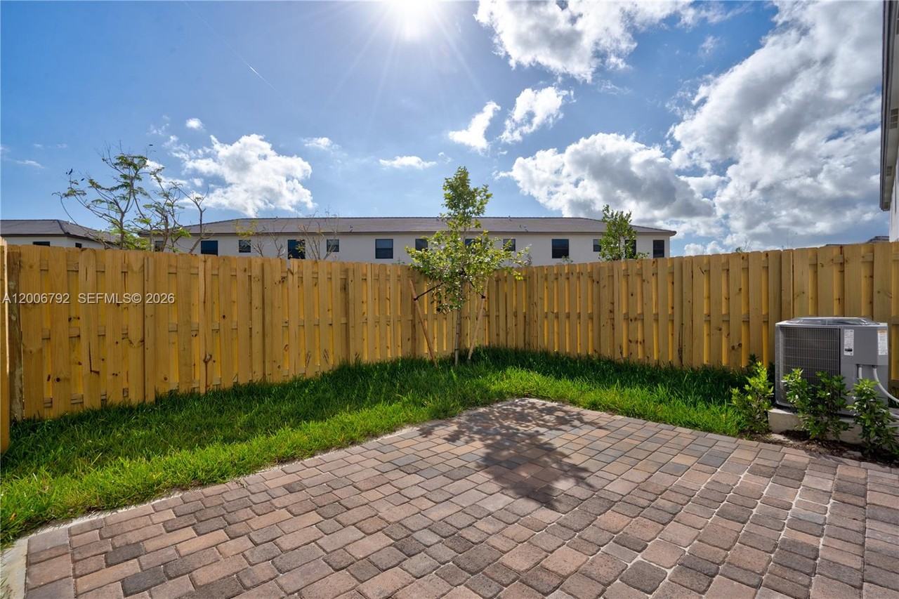 23517 Sw 129th Ave - Photo 5 of 8