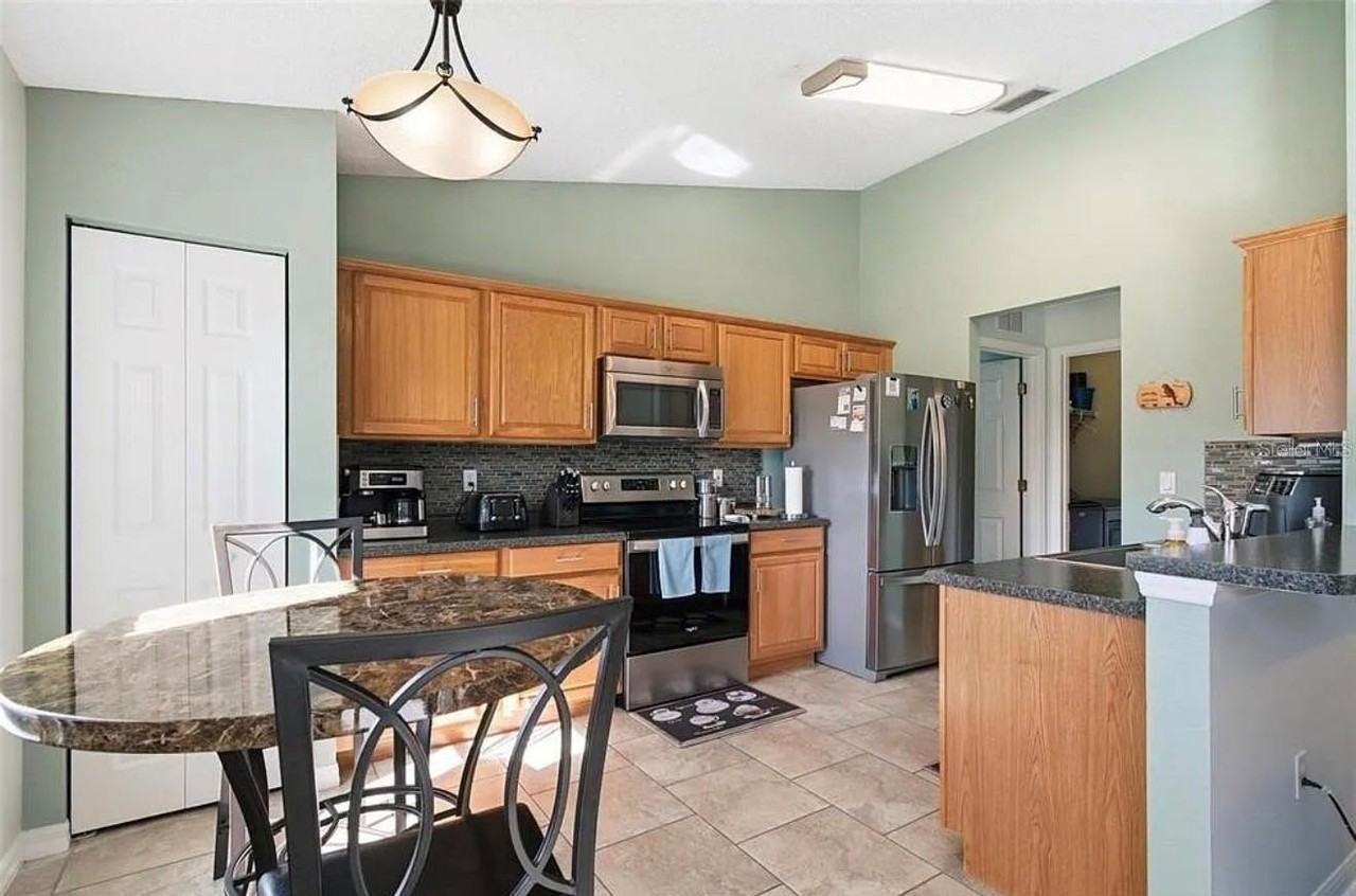 24 Radcliffe Dr - Photo 2 of 5