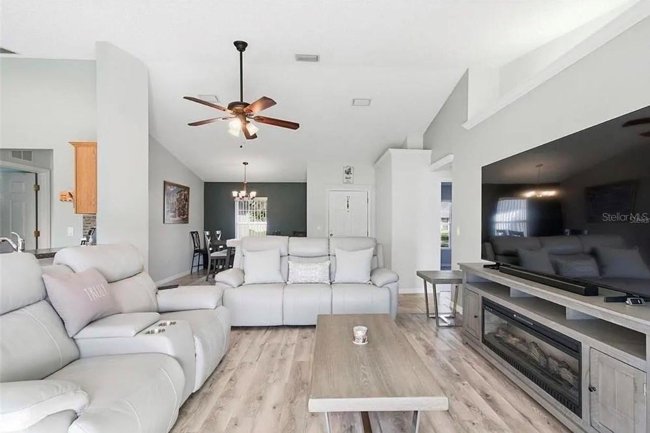 24 Radcliffe Dr - Photo 3 of 5