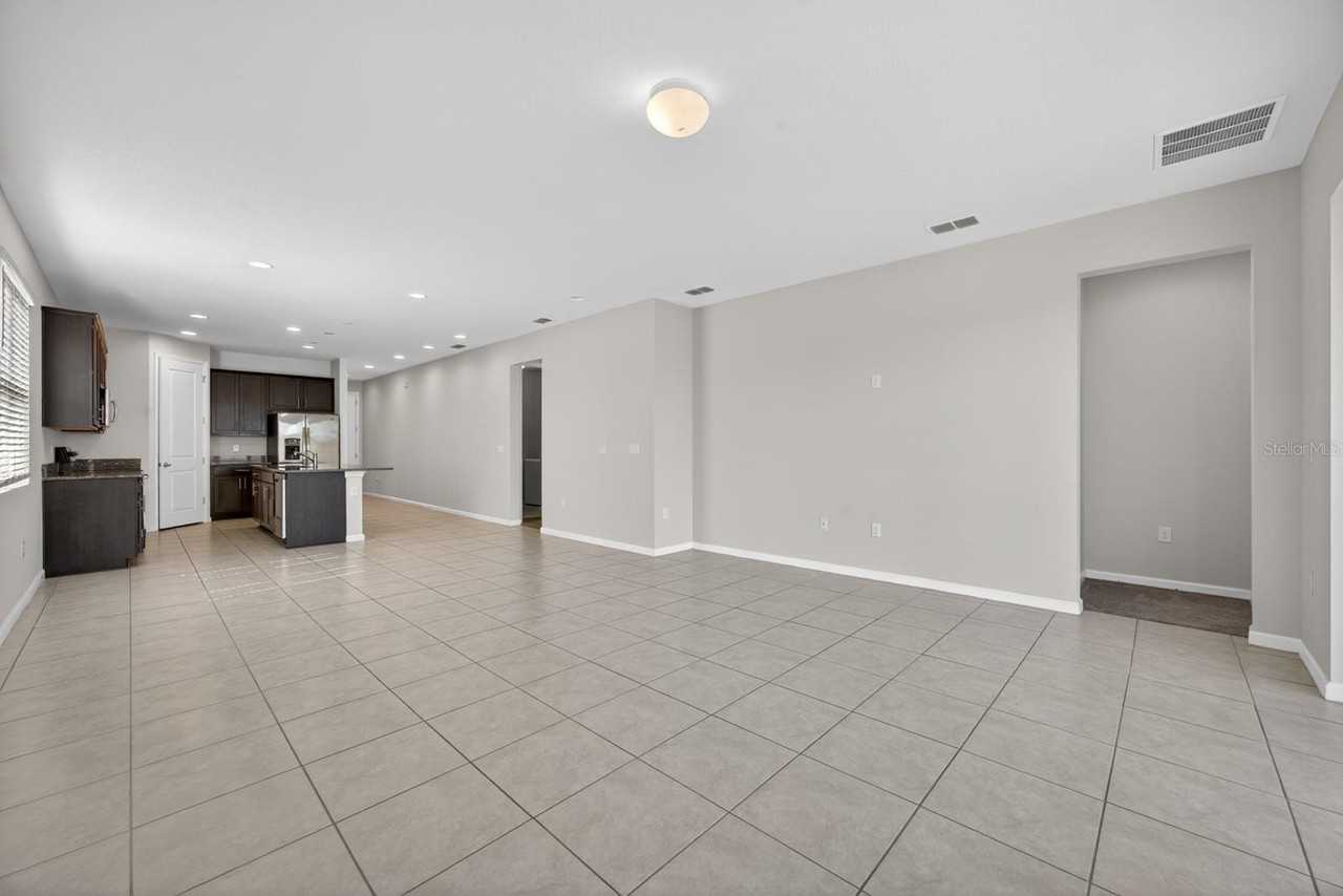 689 Meadow Pointe Dr - Photo 7 of 16