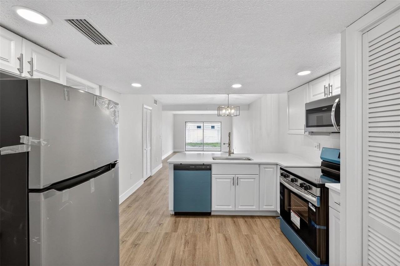 9824 Pocono St - Photo 7 of 20