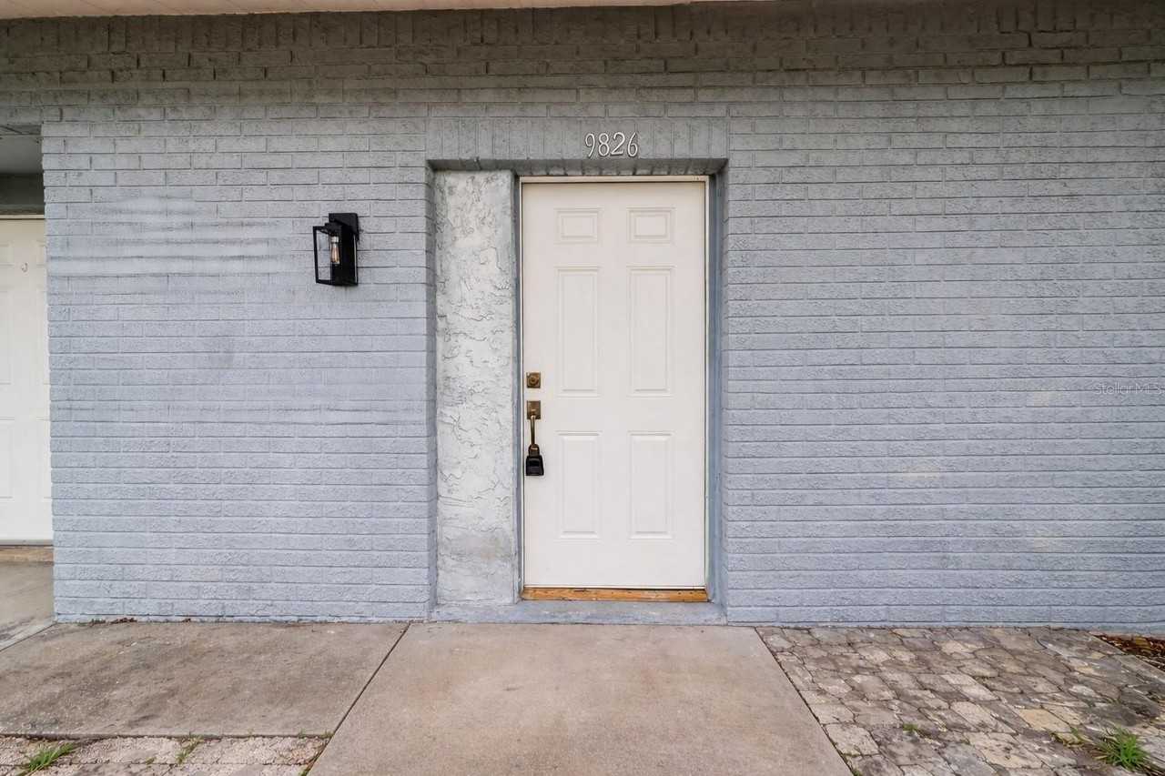 9826 Pocono St - Photo 2 of 15