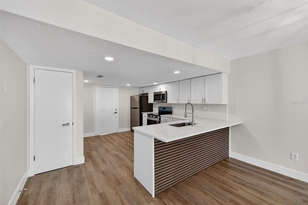 9826 Pocono St - Photo 5 of 15