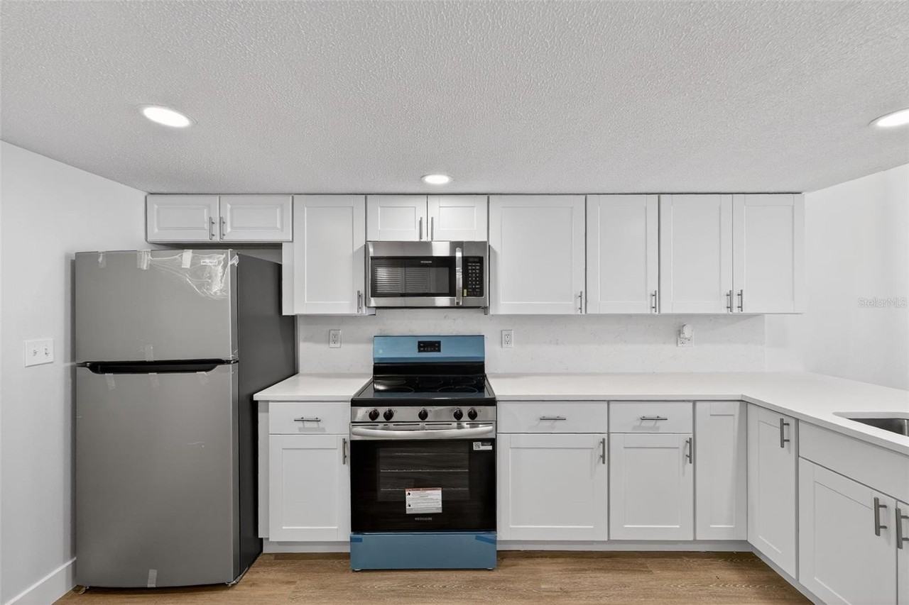 9826 Pocono St - Photo 7 of 15