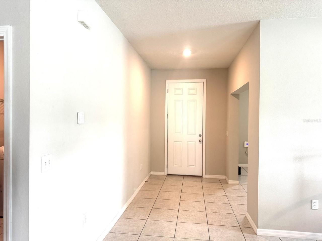 863 Hudson Valley Dr - Photo 2 of 22