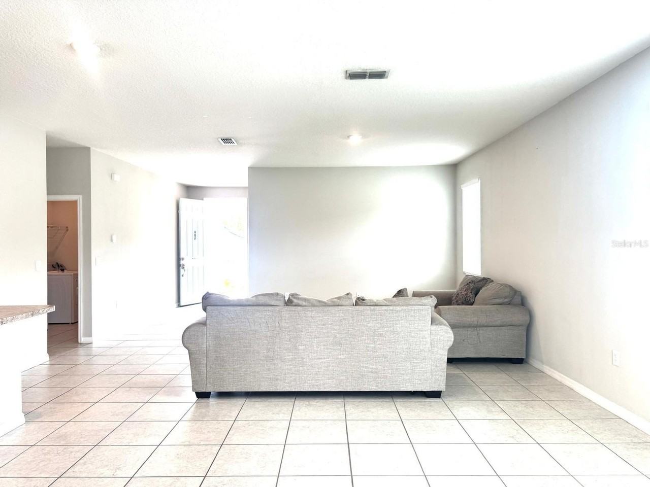 863 Hudson Valley Dr - Photo 7 of 22