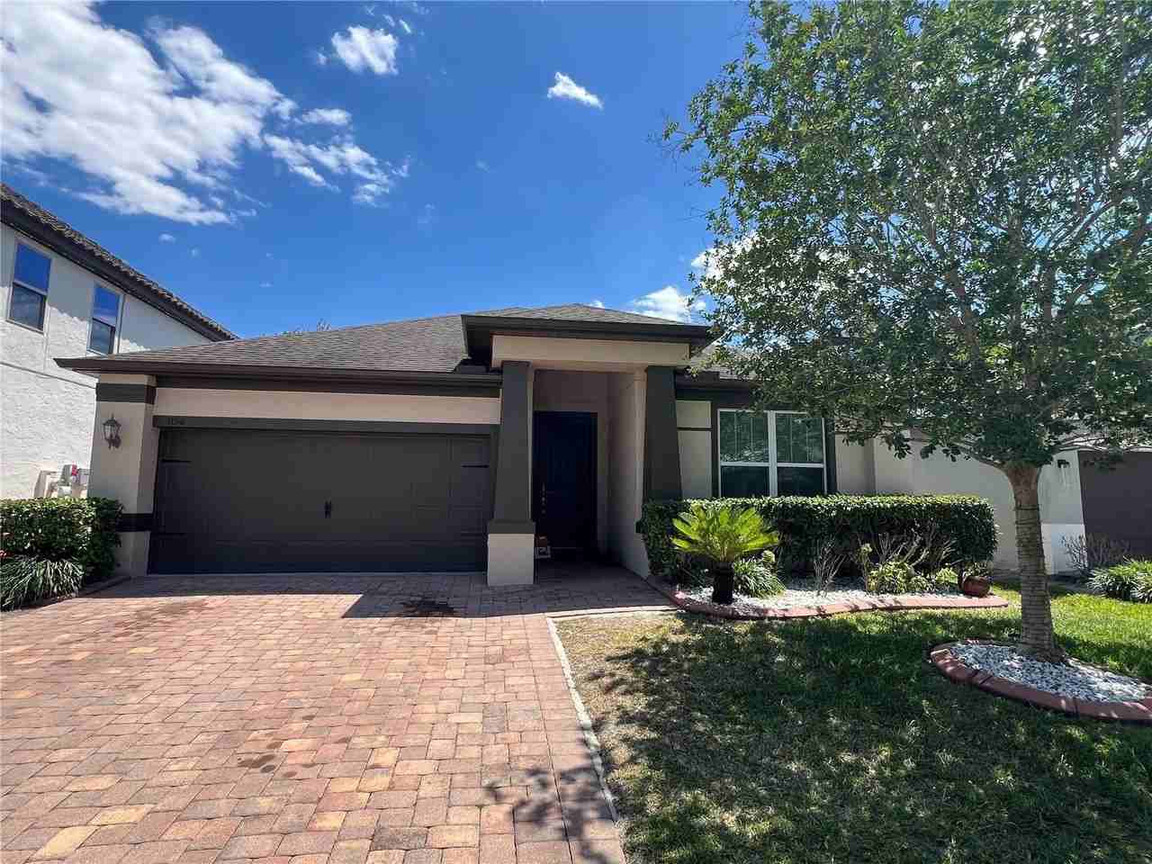 3156 Twin Shore Ln - Photo 4 of 12