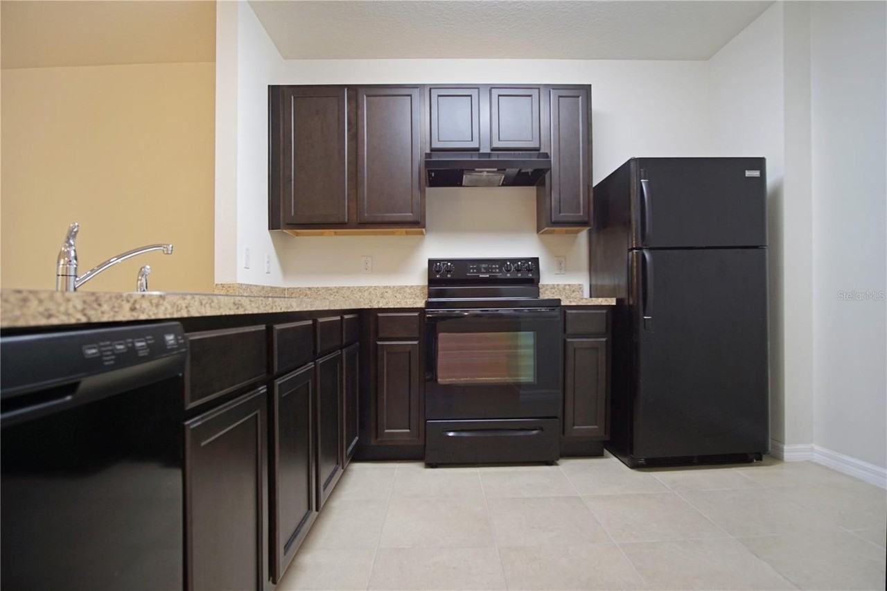 467 Arbor Lakes Dr - Photo 3 of 30