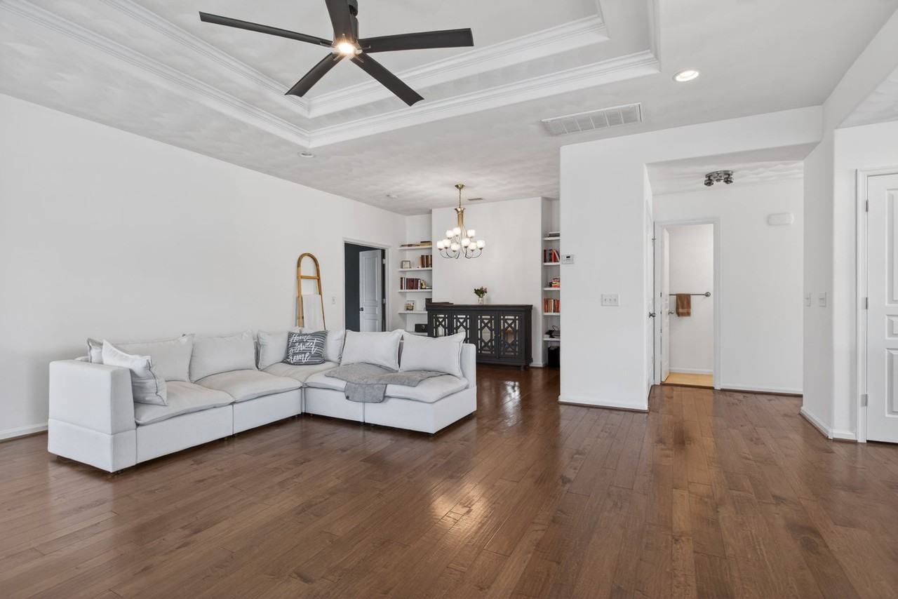 207 Hearthstone Reach #1 - Photo 7 of 47