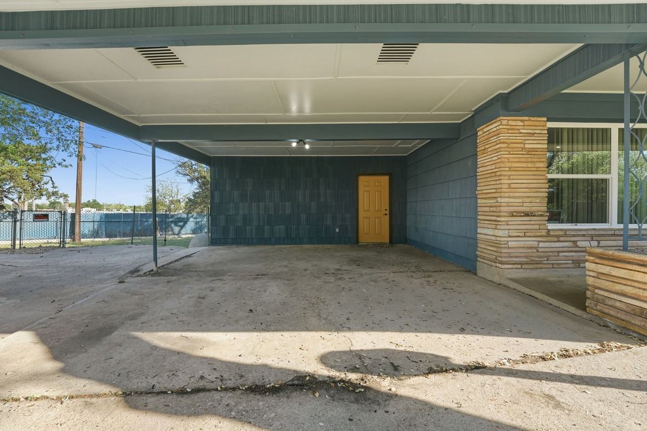 502 Sunrise Cir #1 - Photo 2 of 10