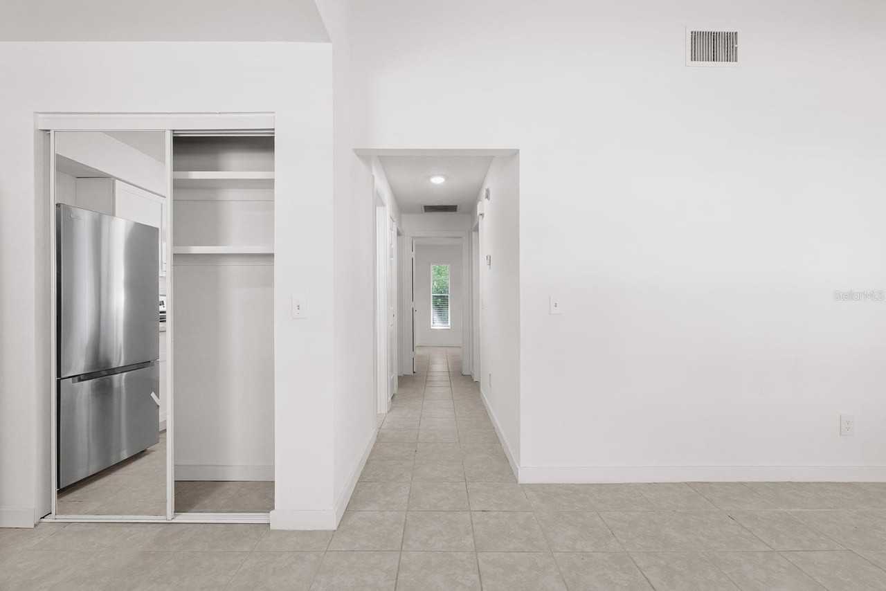 450 N Elmwood Pt - Photo 7 of 17
