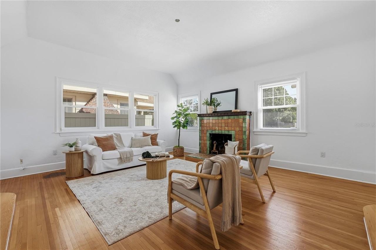 918 45th St N - Photo 2 of 25