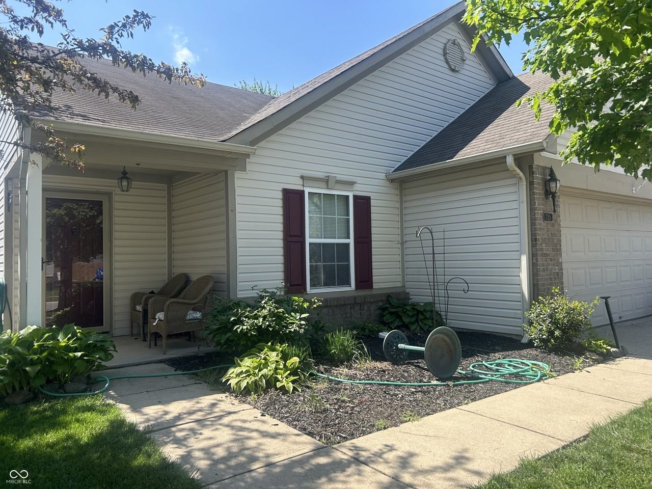 720 Bluff Creek Dr - Photo 2 of 18