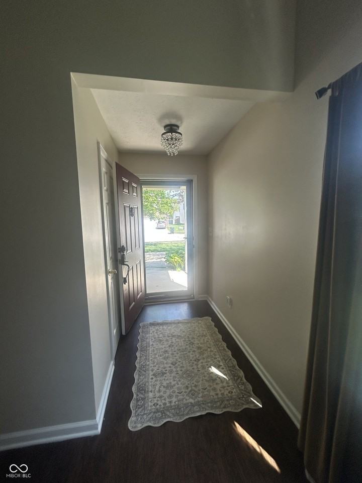 720 Bluff Creek Dr - Photo 3 of 18