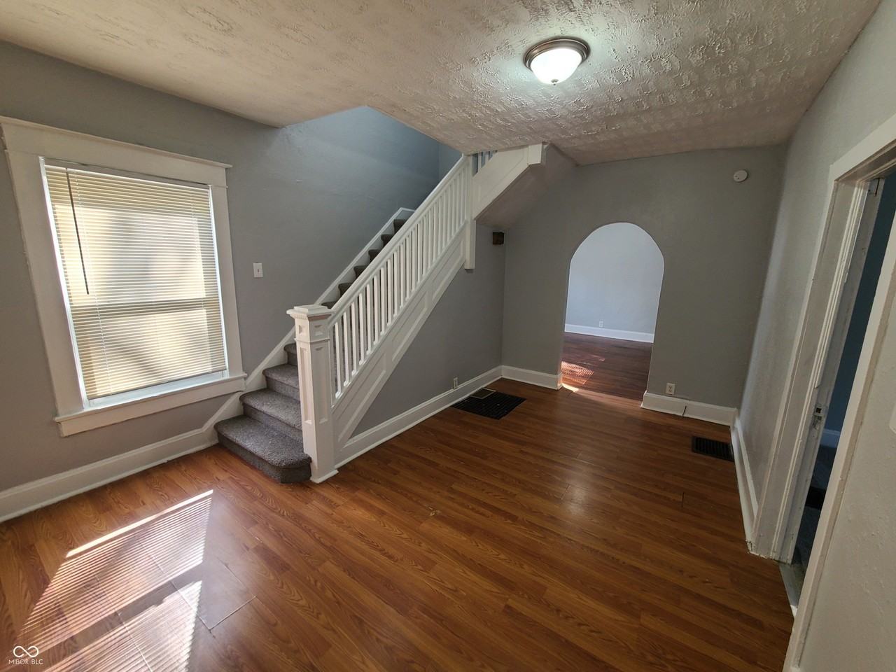 4054 Byram Ave - Photo 4 of 23