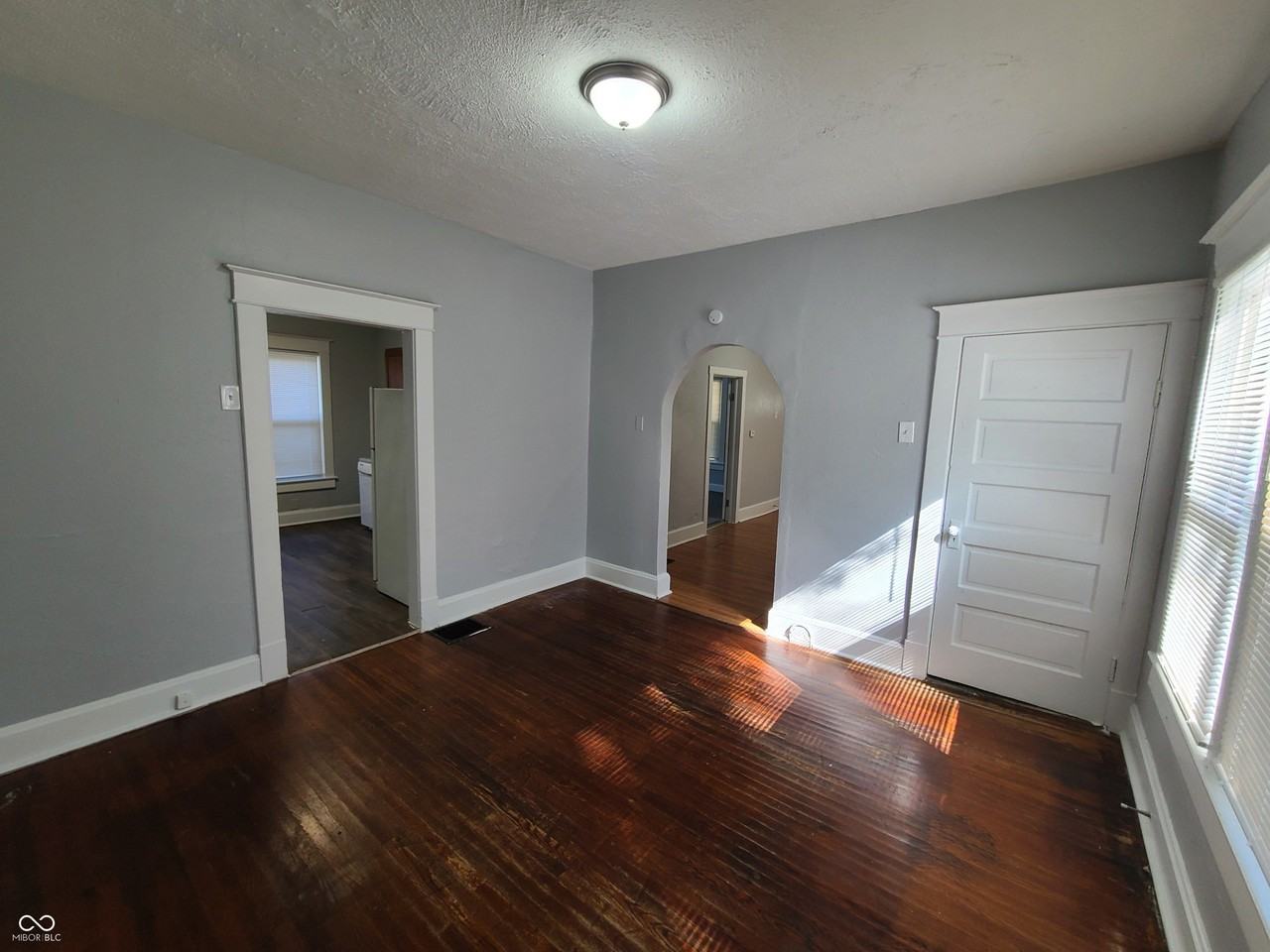 4054 Byram Ave - Photo 5 of 23