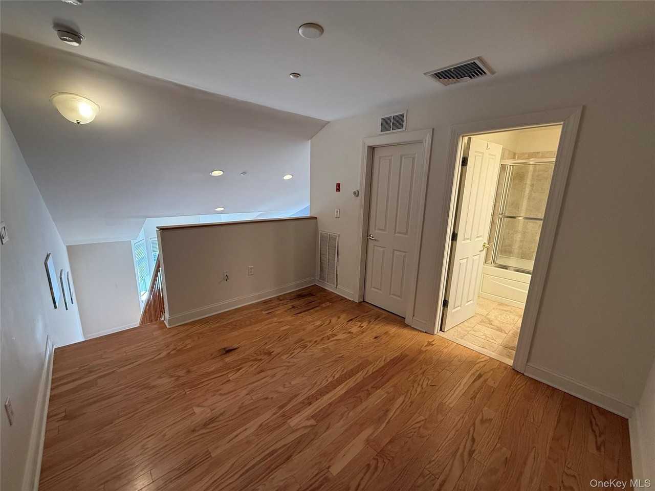 1405 Round Pointe Dr - Photo 7 of 10