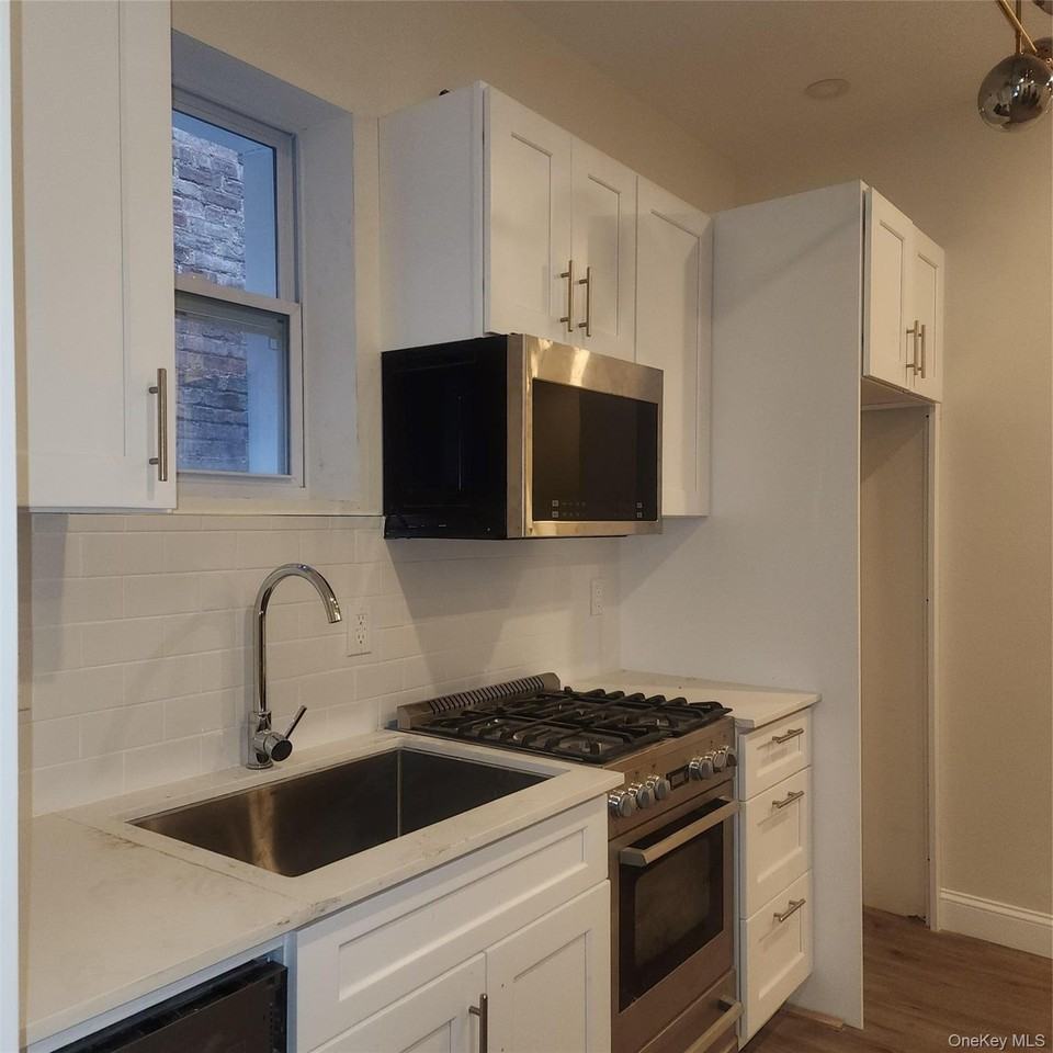 93 Elliott Ave #2