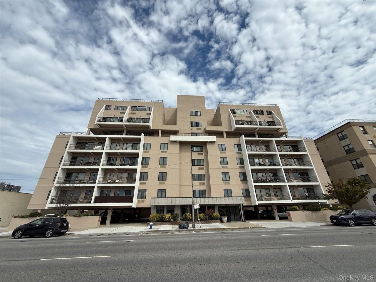 235 W Park Ave #308
