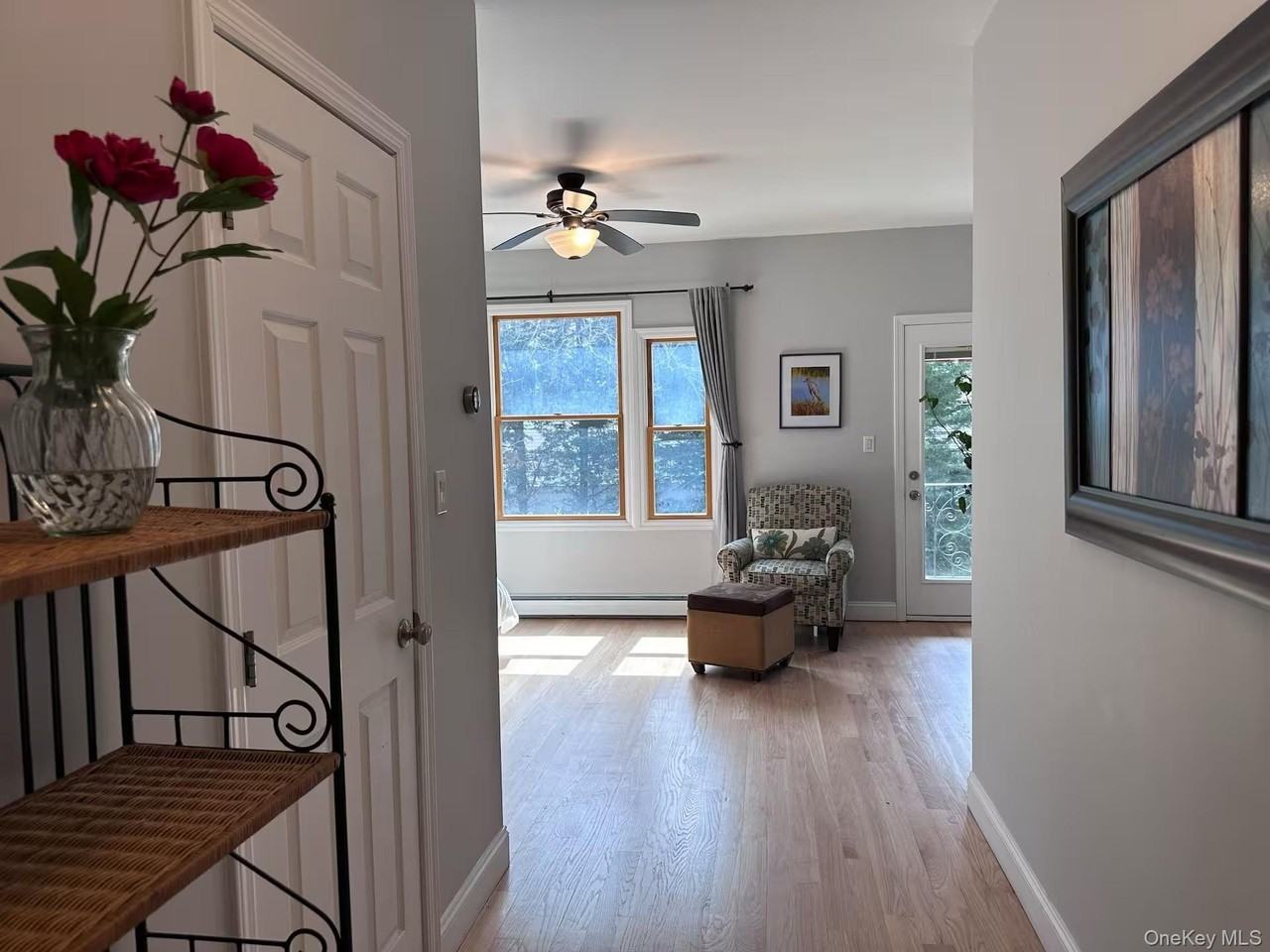 322 E Beech St - Photo 2 of 28