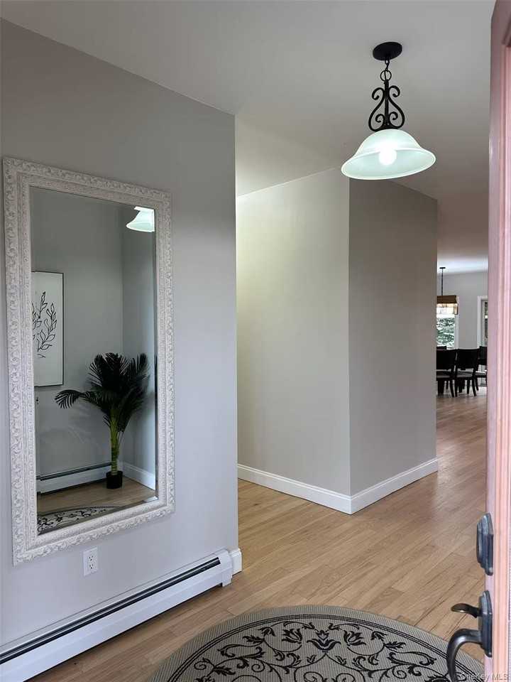 322 E Beech St - Photo 3 of 28