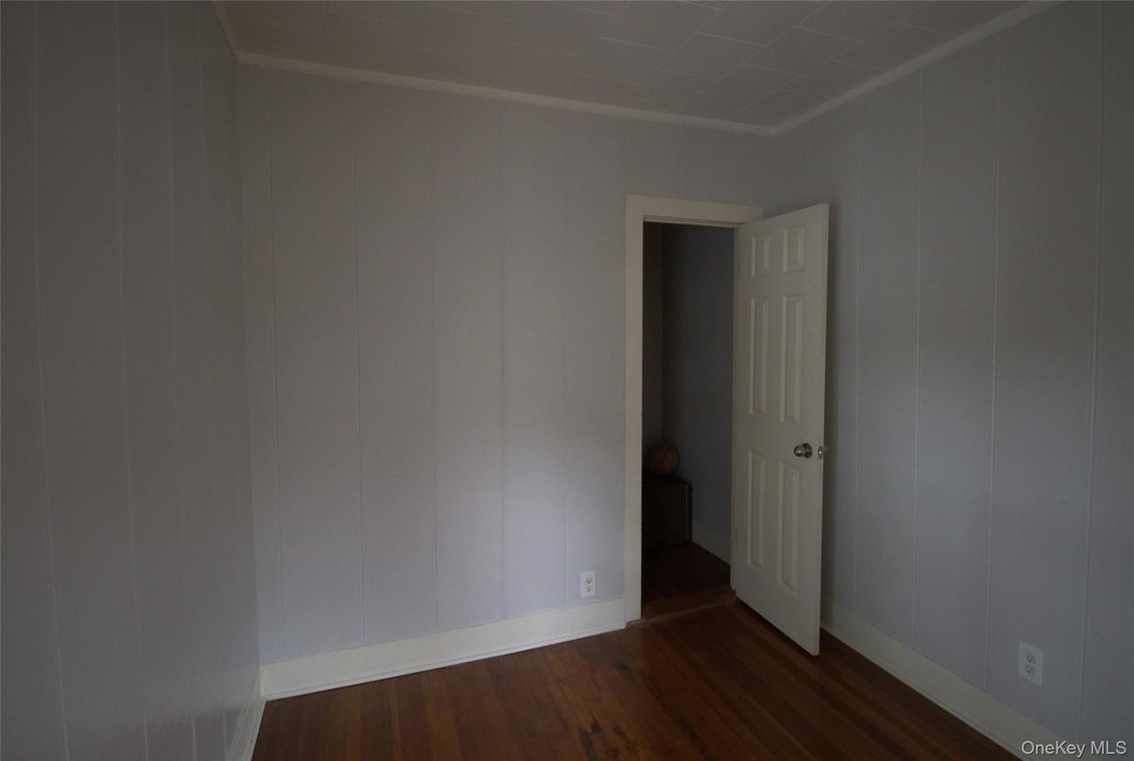 9 Spring St - Photo 4 of 12