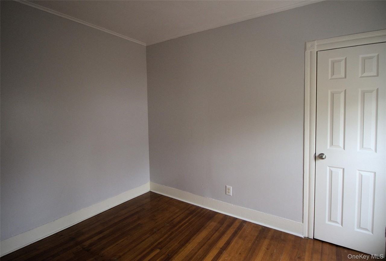 9 Spring St - Photo 7 of 12