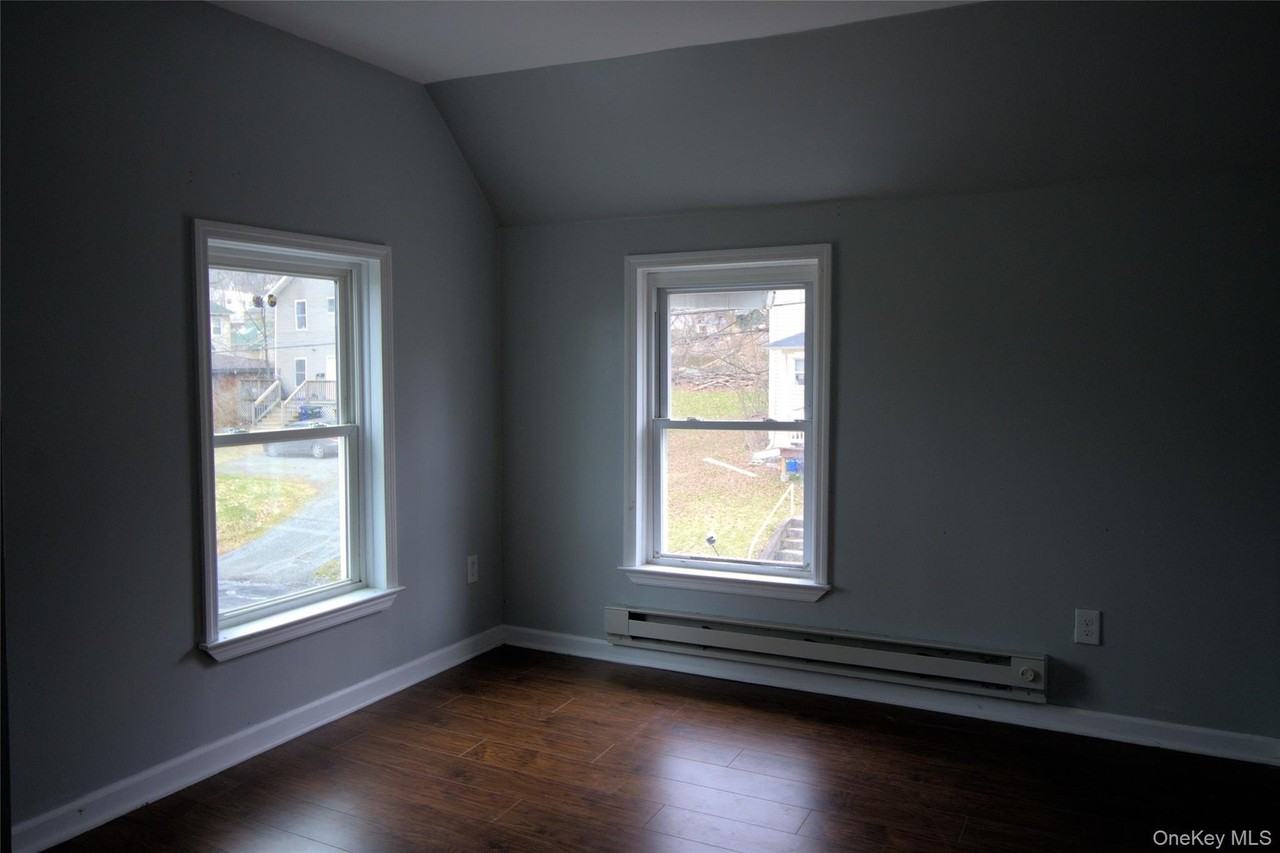 9 Spring St - Photo 2 of 15