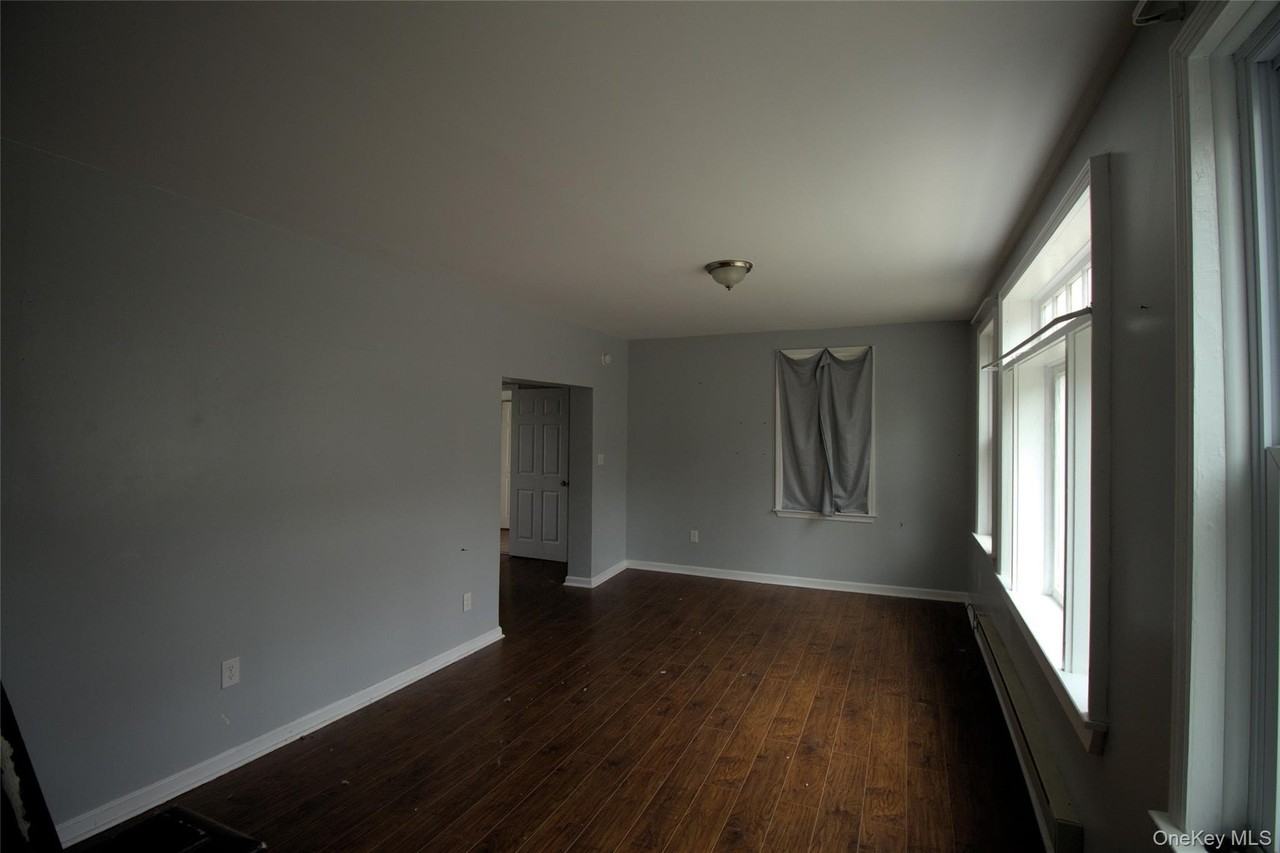 9 Spring St - Photo 3 of 15