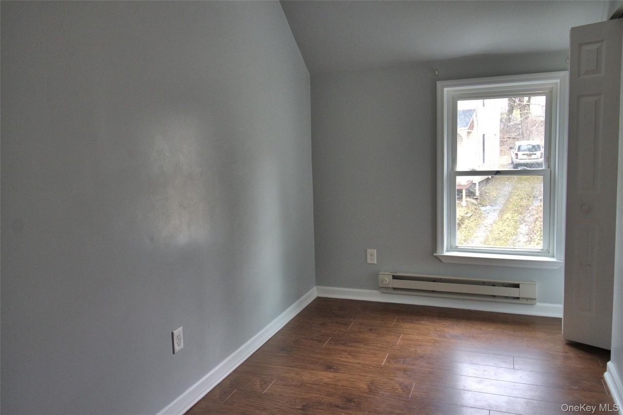 9 Spring St - Photo 4 of 15