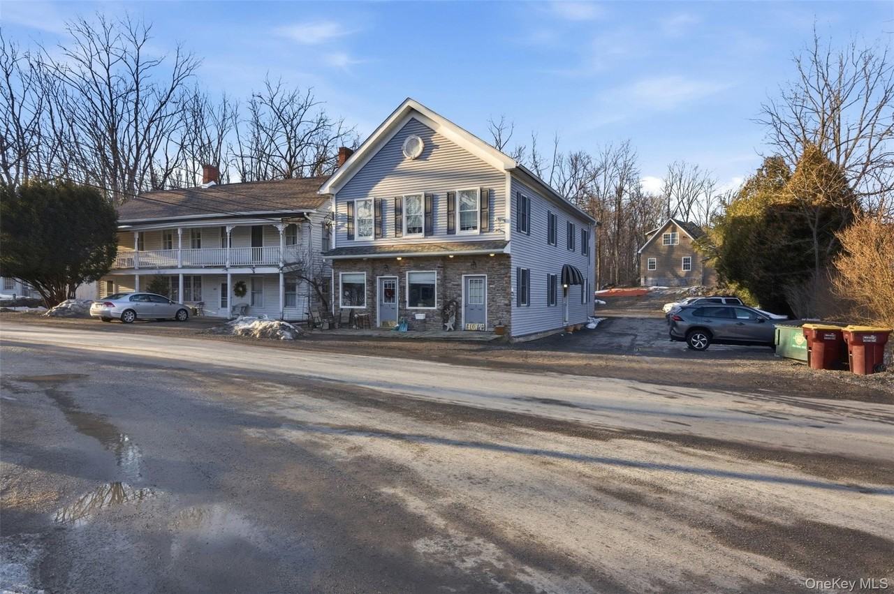 106 Newport Bridge Rd #1