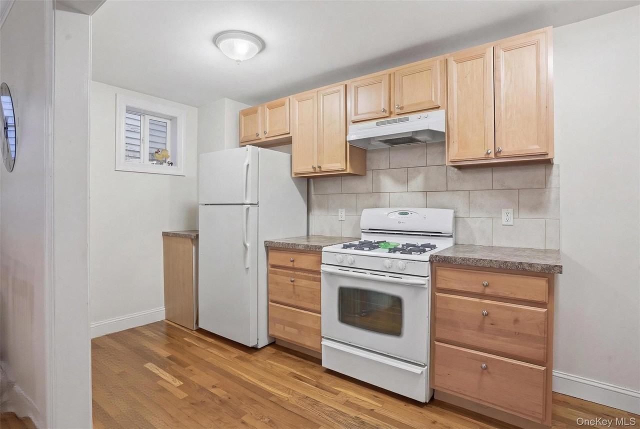 106 Newport Bridge Rd #1 - Photo 3 of 6