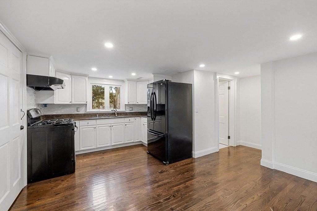 9 Glen Ave #A - Photo 3 of 20