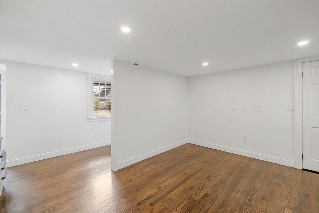 9 Glen Ave #A - Photo 6 of 20