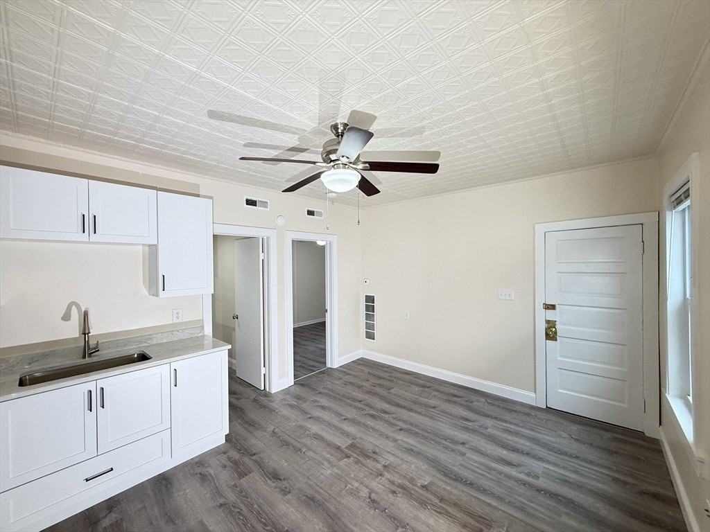 227 White St #F2R - Photo 2 of 10