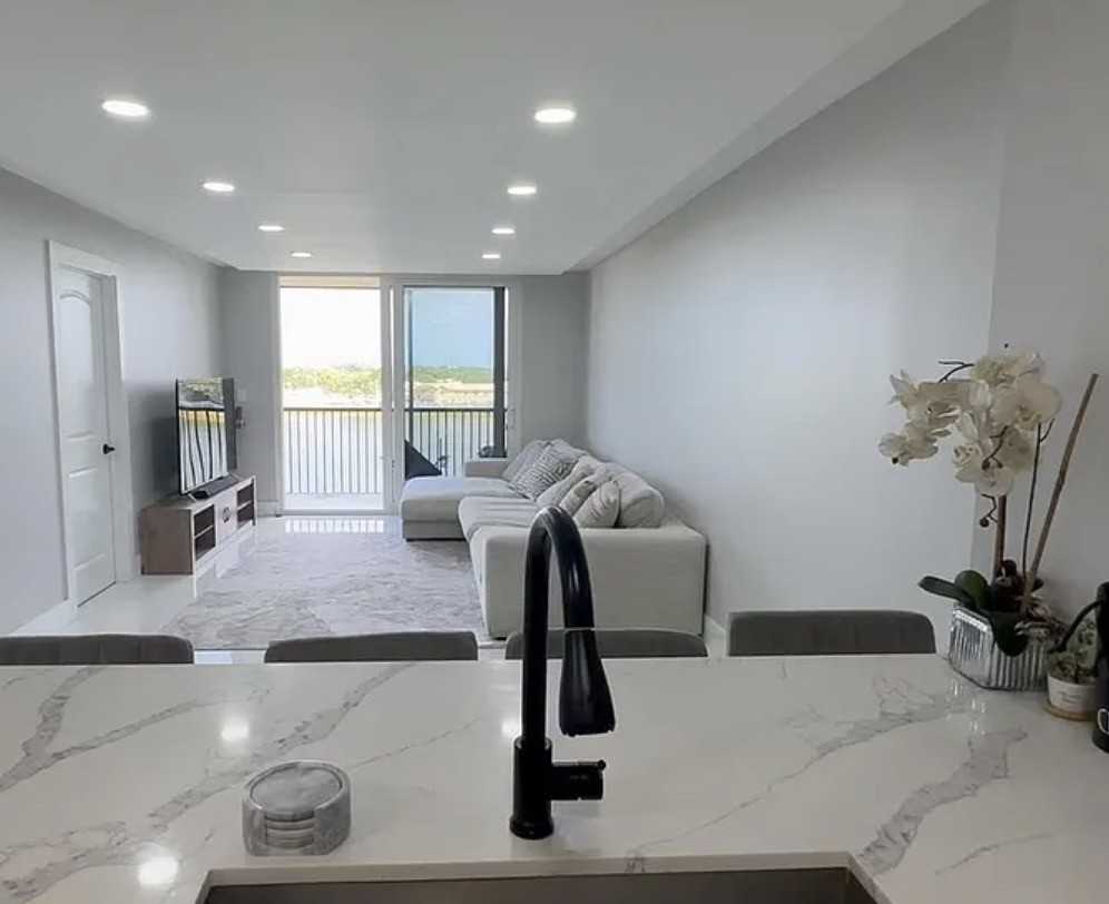 8710 N Sherman Cir - Photo 2 of 10