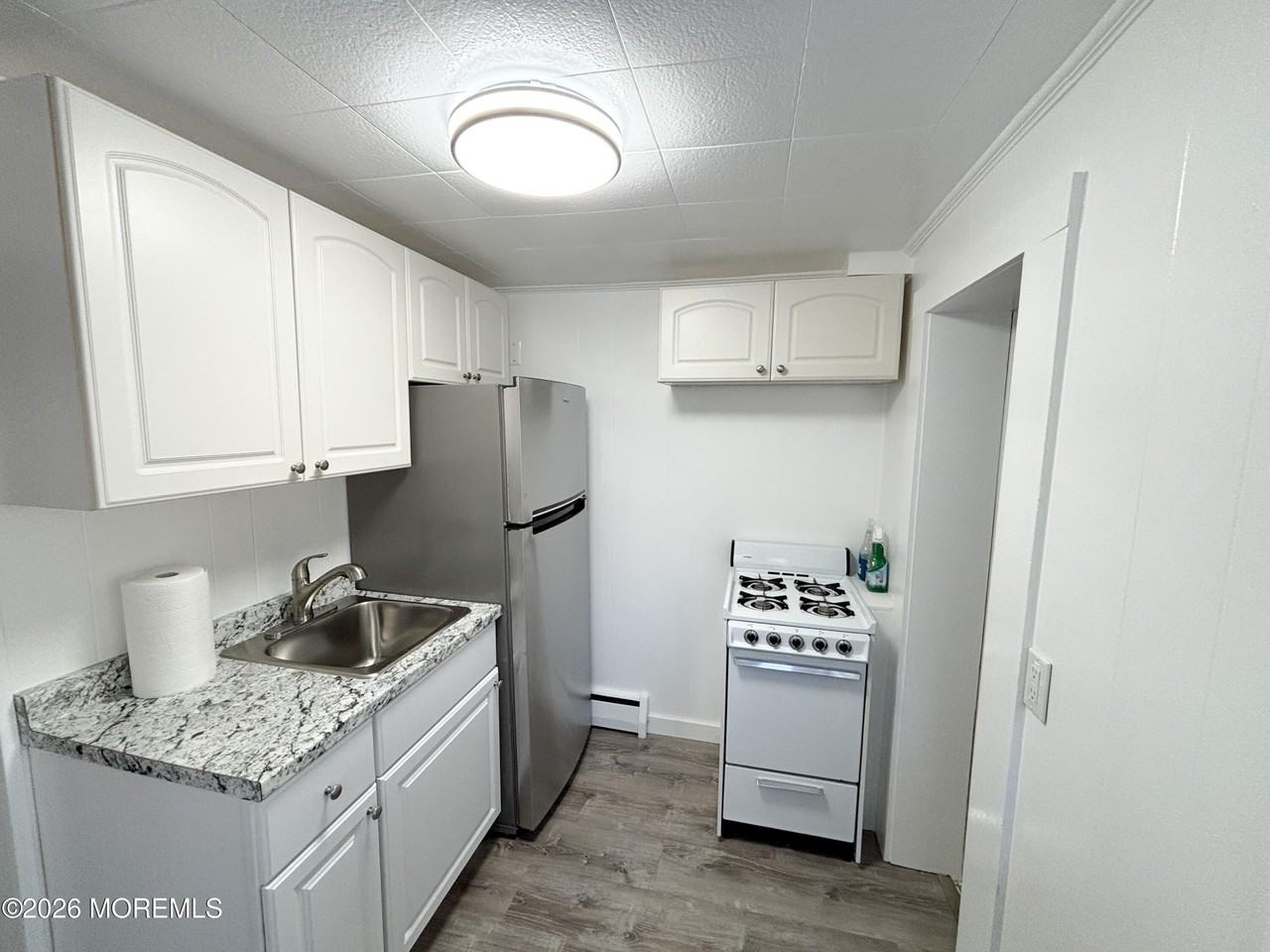 214 Buermann Ave #B - Photo 5 of 6