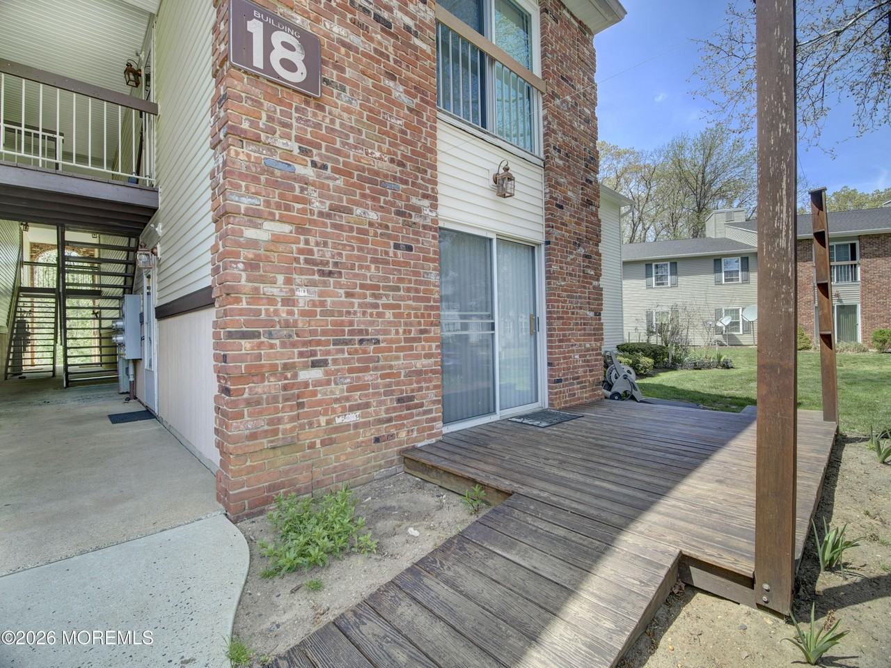 18-4 Augusta Ct - Photo 2 of 19