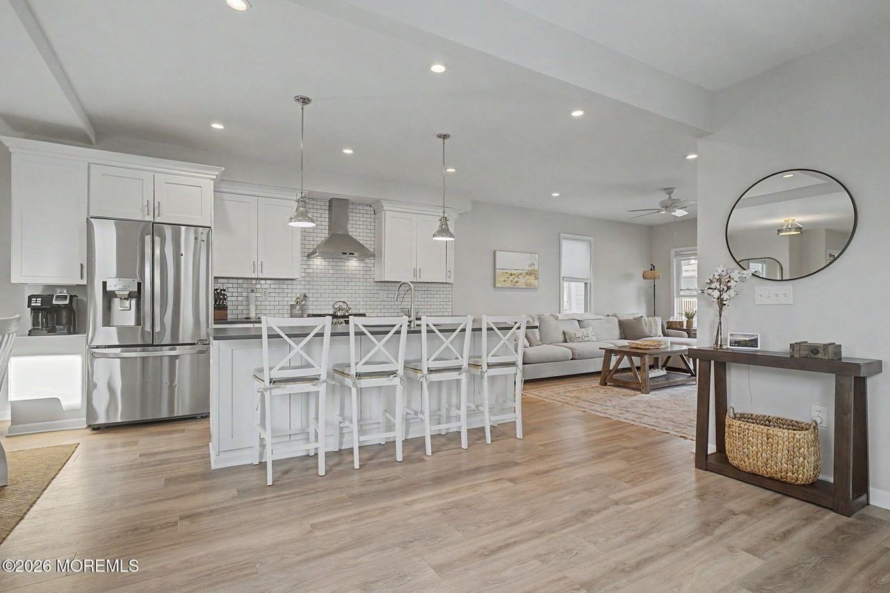 10 Center St - Photo 5 of 24