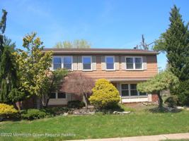 featured image of 15 Cardinal Ct