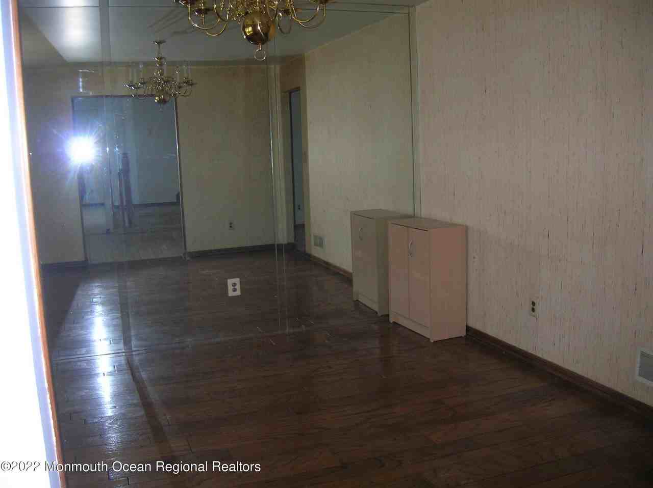 15 Cardinal Ct - Photo 3 of 10