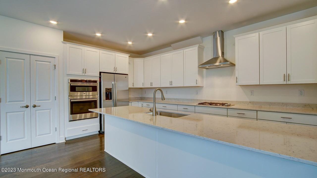 101 Pilot St - Photo 6 of 31