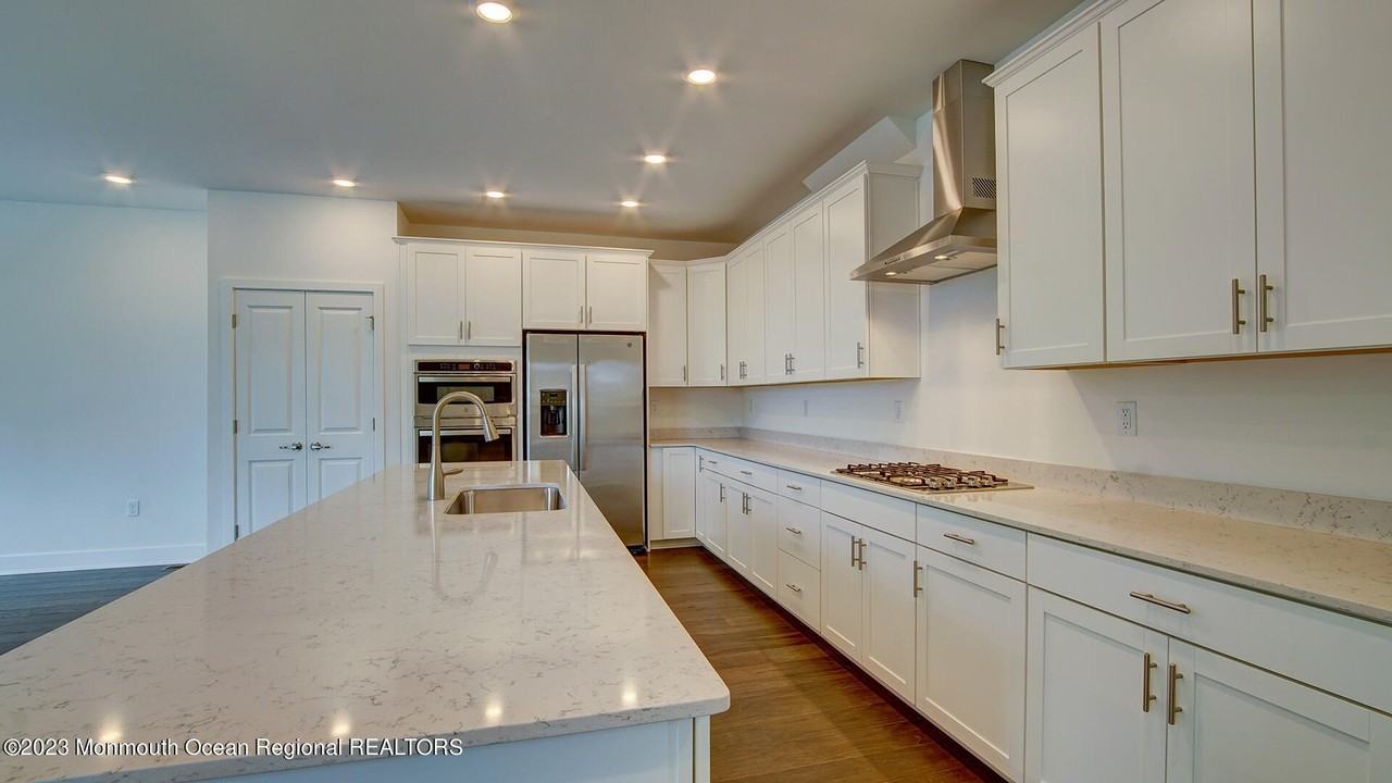 101 Pilot St - Photo 7 of 31