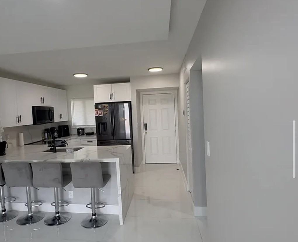 8710 N Sherman Cir - Photo 6 of 10