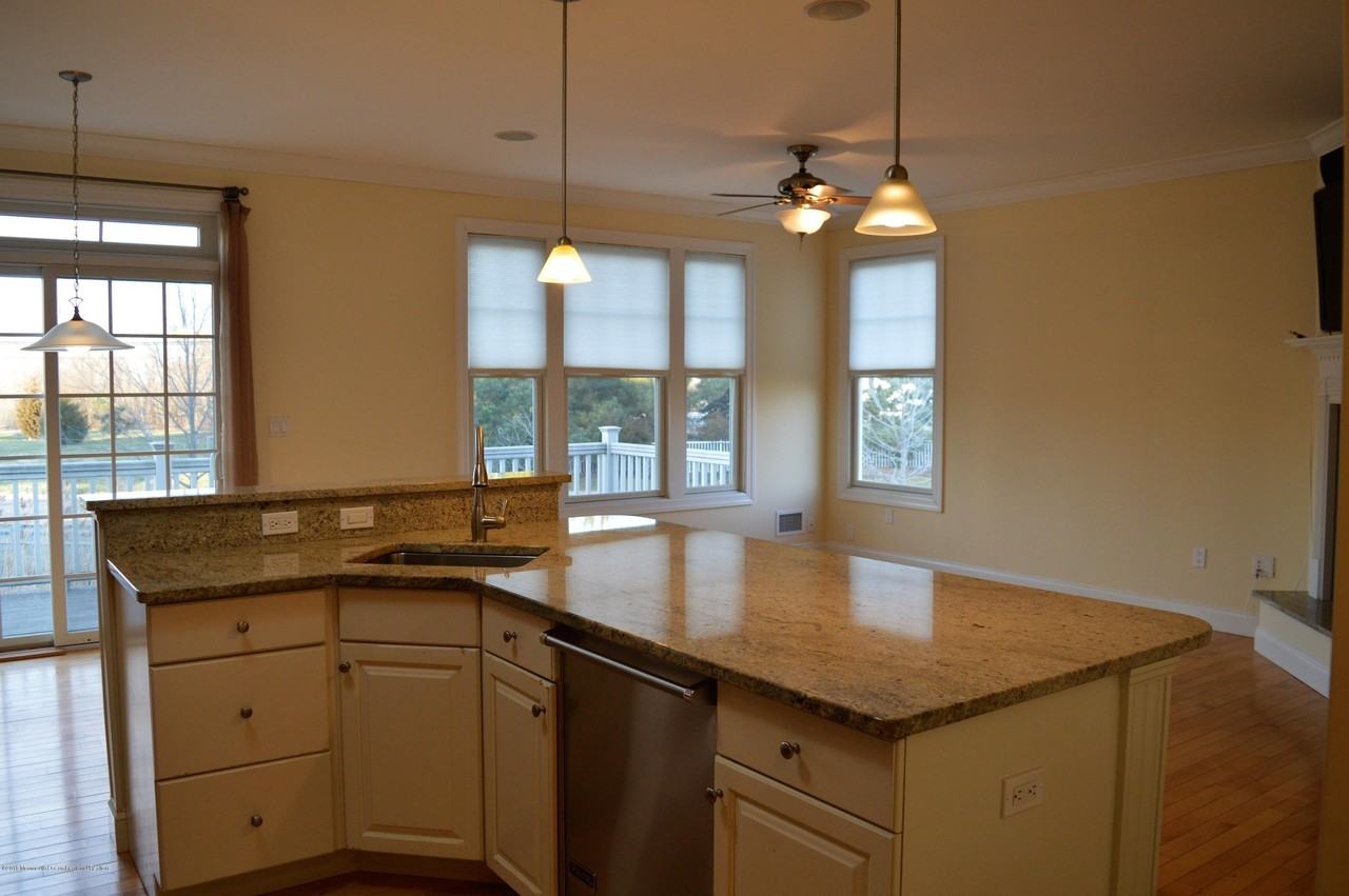 606 Park Ave - Photo 5 of 50