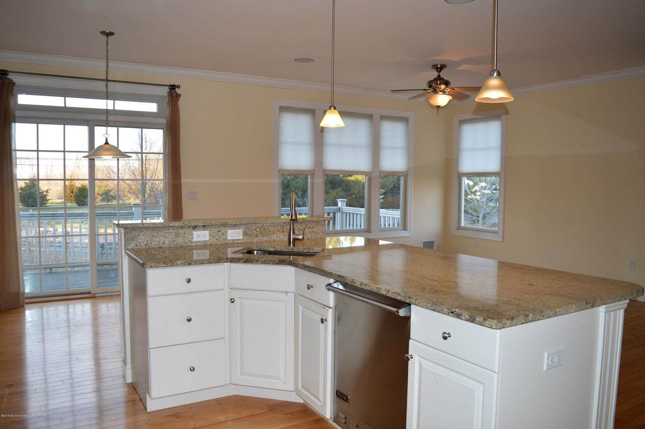 606 Park Ave - Photo 6 of 50